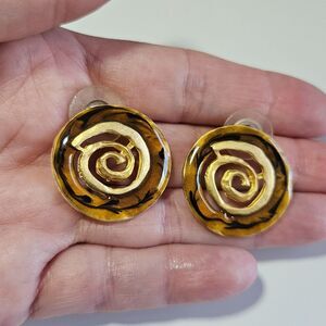 Gold Tone Faux Tortoise Shell Tan and Black Swirl Earrings